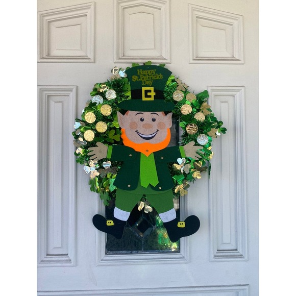 Leprechaun Gold Coins Shamrock Tinsel Saint Patricks Day Wreath Door Hanger - Picture 1 of 1